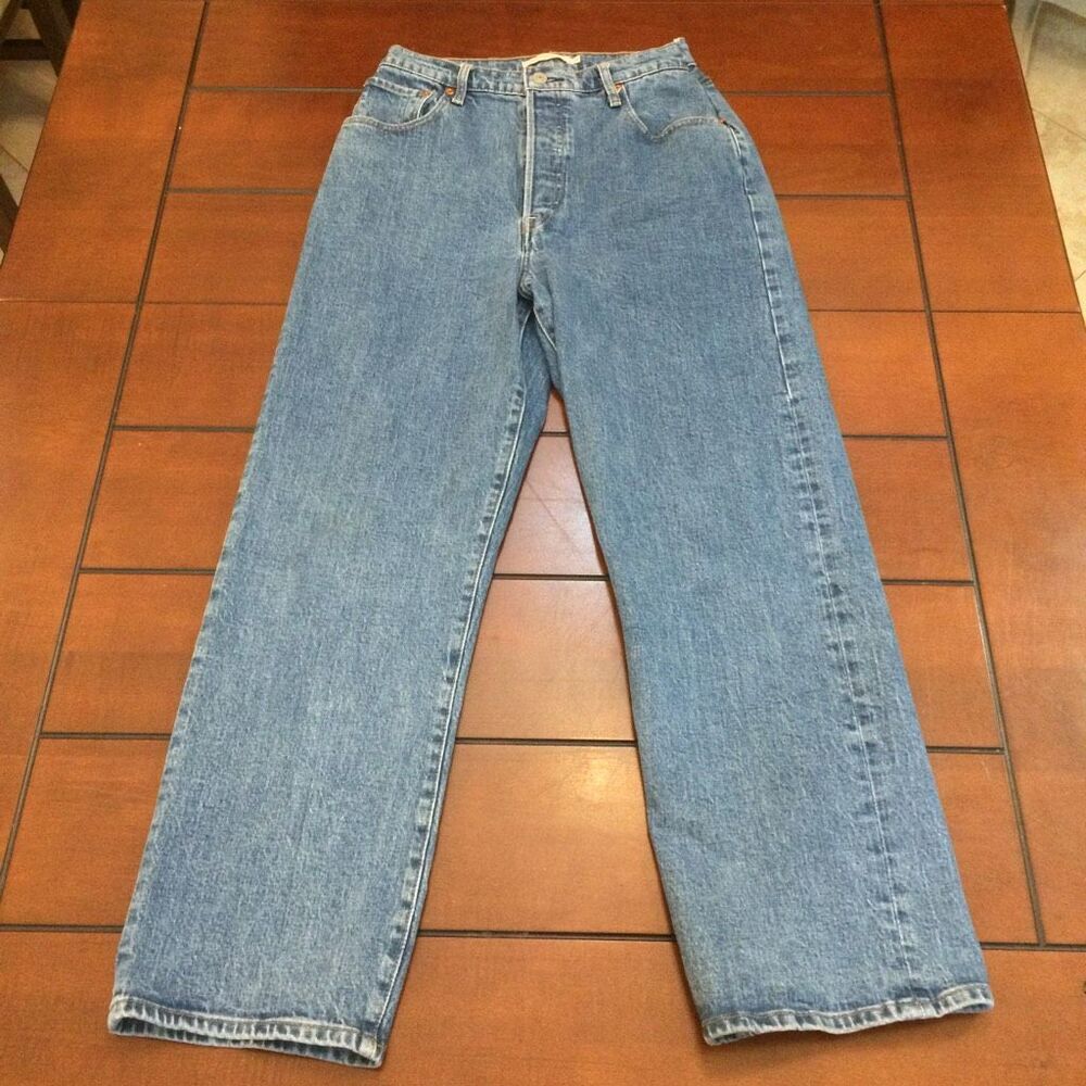 Levi’s ribcage straight ankle button fly jeans 32